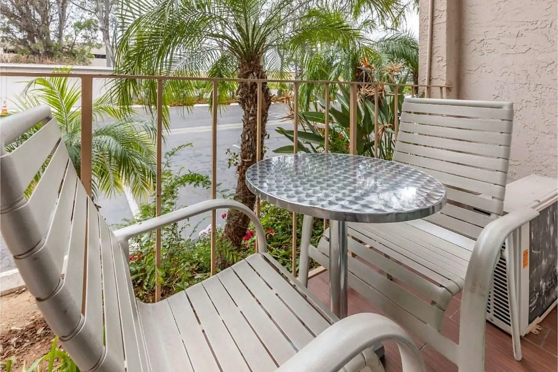 oUtside Sitting Area